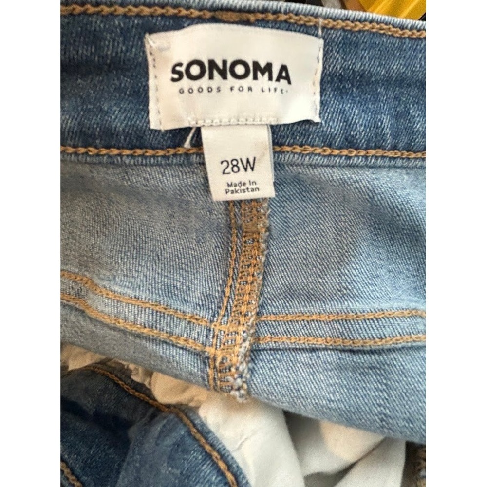 Sonoma Goods For Life Mid Rise Capri Jeans Light Wash Blue Super Stretch 28W NEW - Picture 5 of 6
